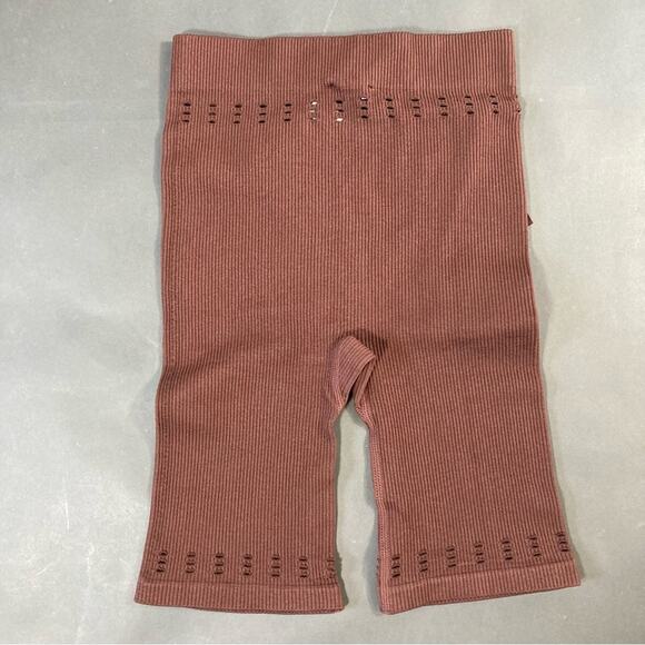 Zara Women's Perforated Seamless Short Leggings Size XS/S - Picture 3 of 8